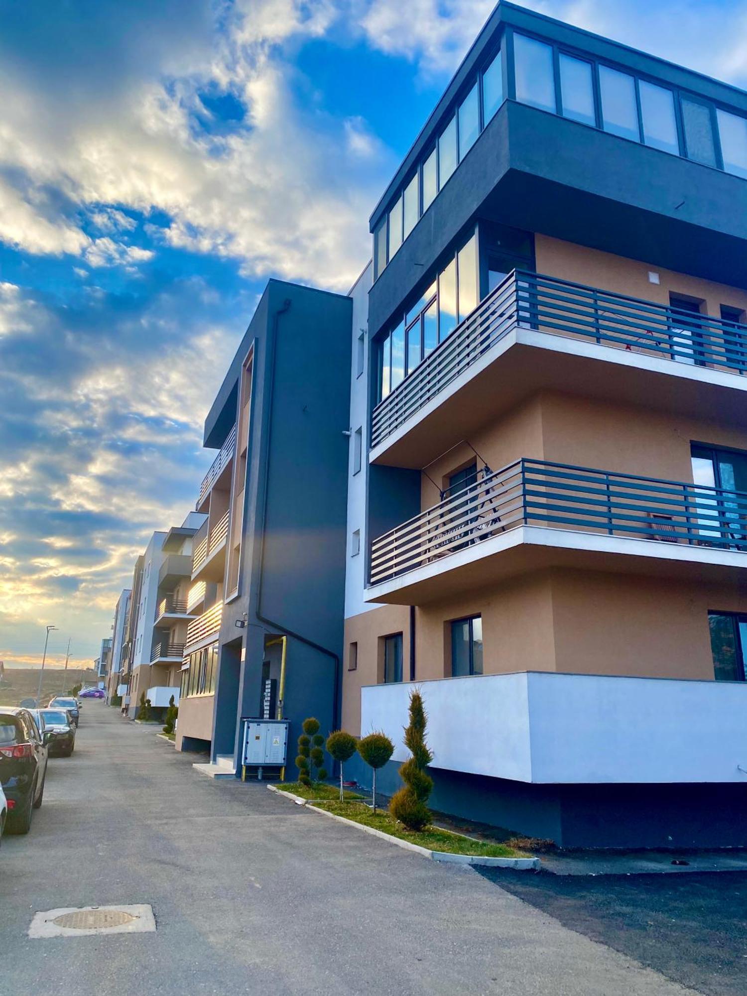 Garsoniera Trivale City Apartment ปีเตช ภายนอก รูปภาพ